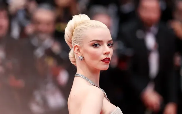 gettyimages 2153211430 1 02622296236764611806056 13849900537640418198750 - Horimiya Merch Store