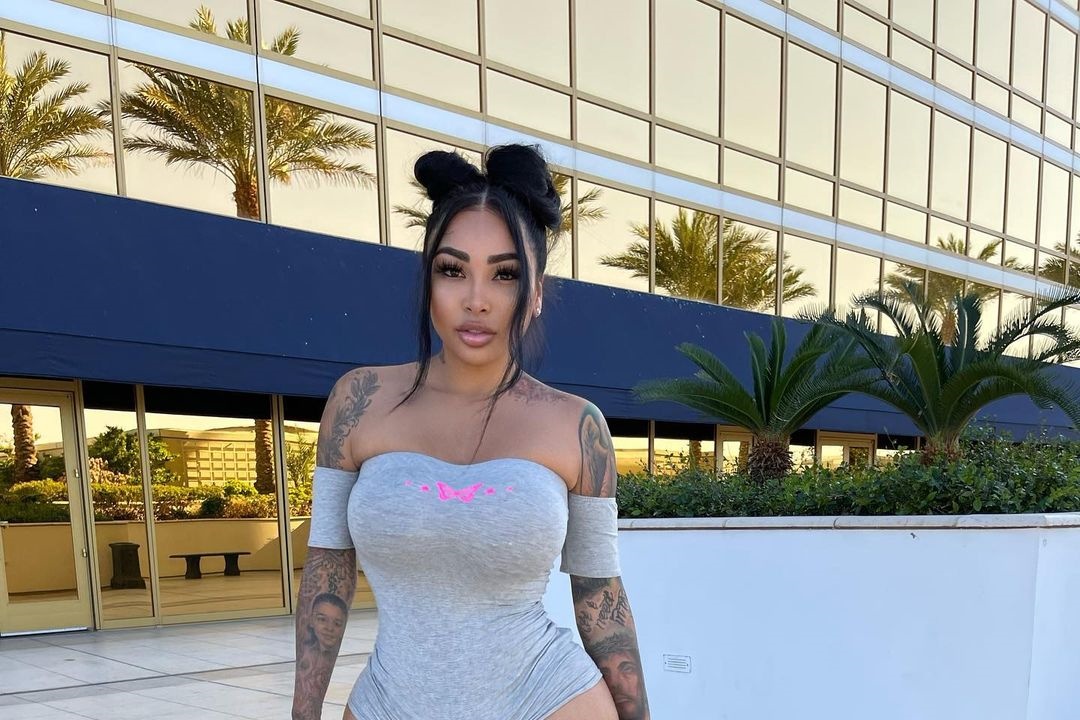 brittanya razavi - Horimiya Merch Store